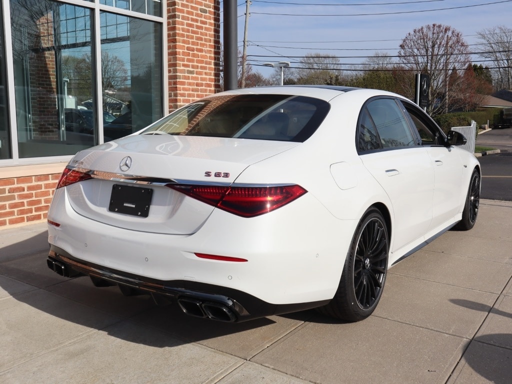 2025 Mercedes Benz S AMG 63 photo 3