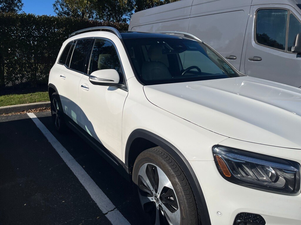 2024 Mercedes Benz GLB 250 4MATIC photo 2