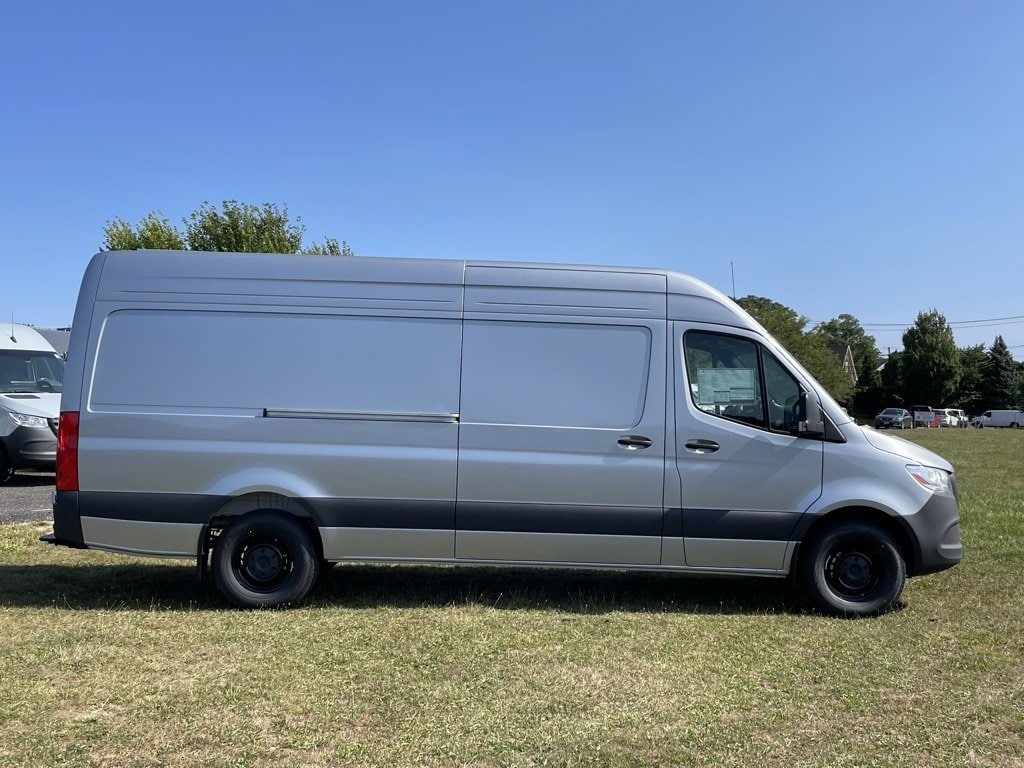 New 2025 Mercedes-Benz Sprinter 2500 High Roof 4-Cyl Diesel HO Van Cargo Van