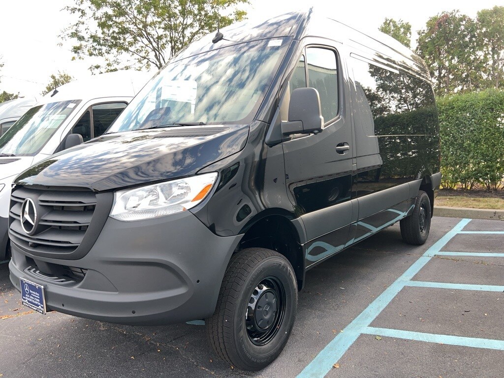 New 2025 Mercedes-Benz Sprinter 2500 Standard Roof 4-Cyl Diesel HO Van Passenger Van