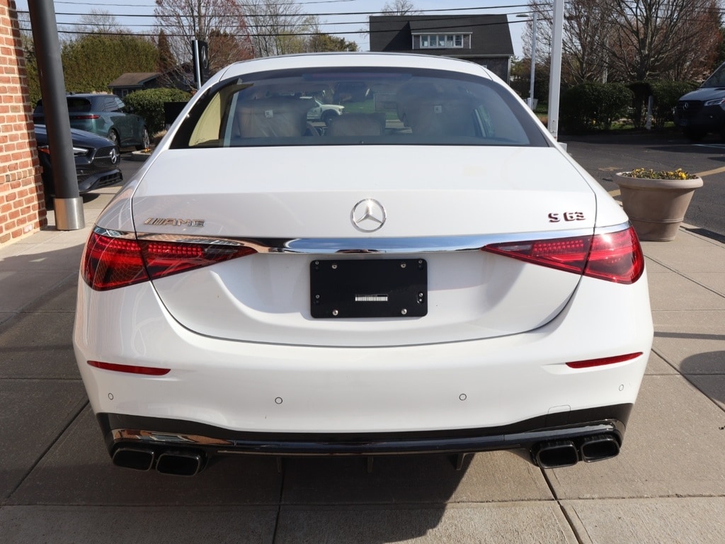 2025 Mercedes Benz S AMG 63 photo 4