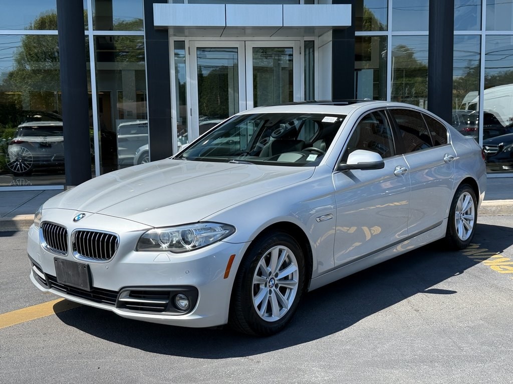 Used 2015 BMW 5 Series 528i with VIN WBA5A7C58FD622590 for sale in Southampton, NY
