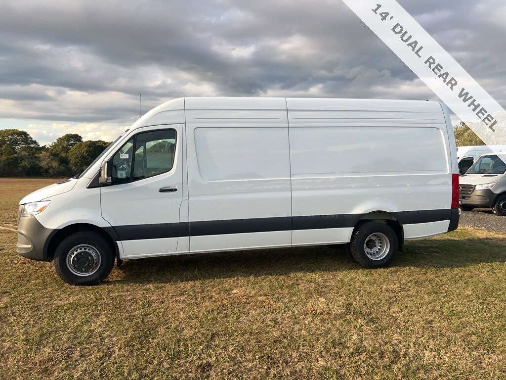 New 2025 Mercedes-Benz Sprinter 3500 High Roof 4-Cyl Diesel HO Van Cargo Van