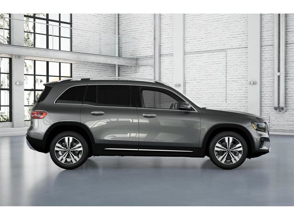 2026 Mercedes Benz GLB 250 4MATIC photo 2
