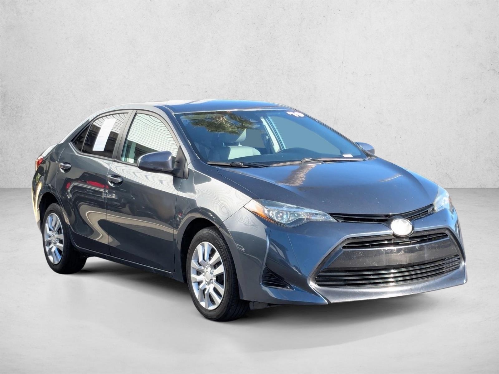 2019 Toyota Corolla LE photo 3