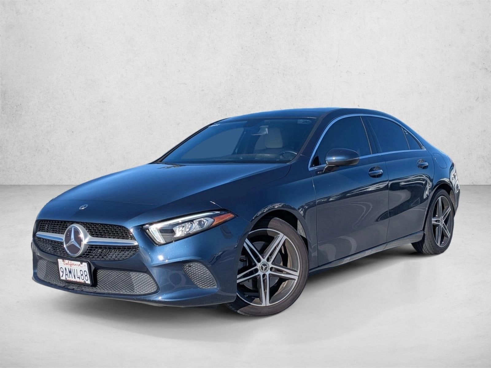 2022 Mercedes-Benz A-Class A220's photo