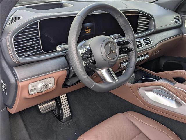 2025 Mercedes Benz GLS 450 4MATIC photo 3