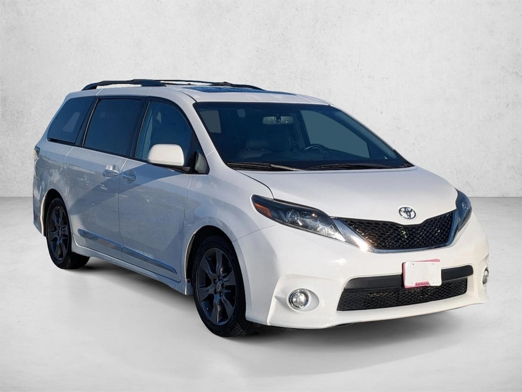 Used 2016 Toyota Sienna SE 8 Passenger Van