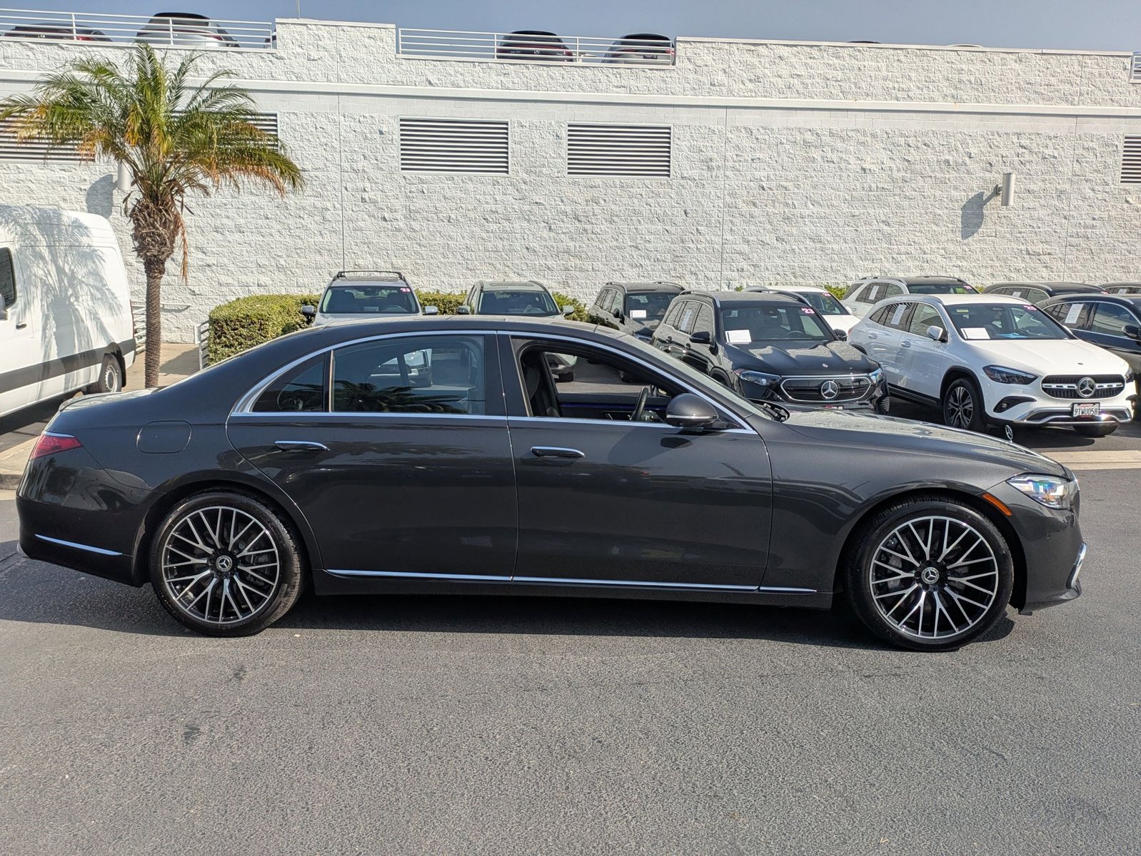 2023 Mercedes Benz S 580 4MATIC photo 4