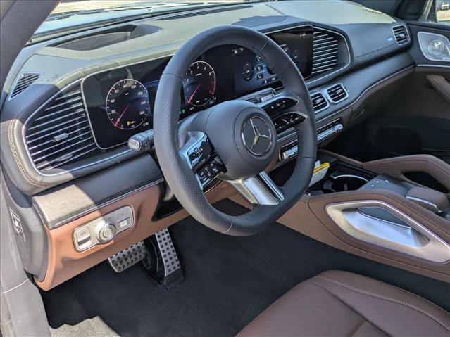 2025 Mercedes Benz GLS 450 4MATIC photo 3