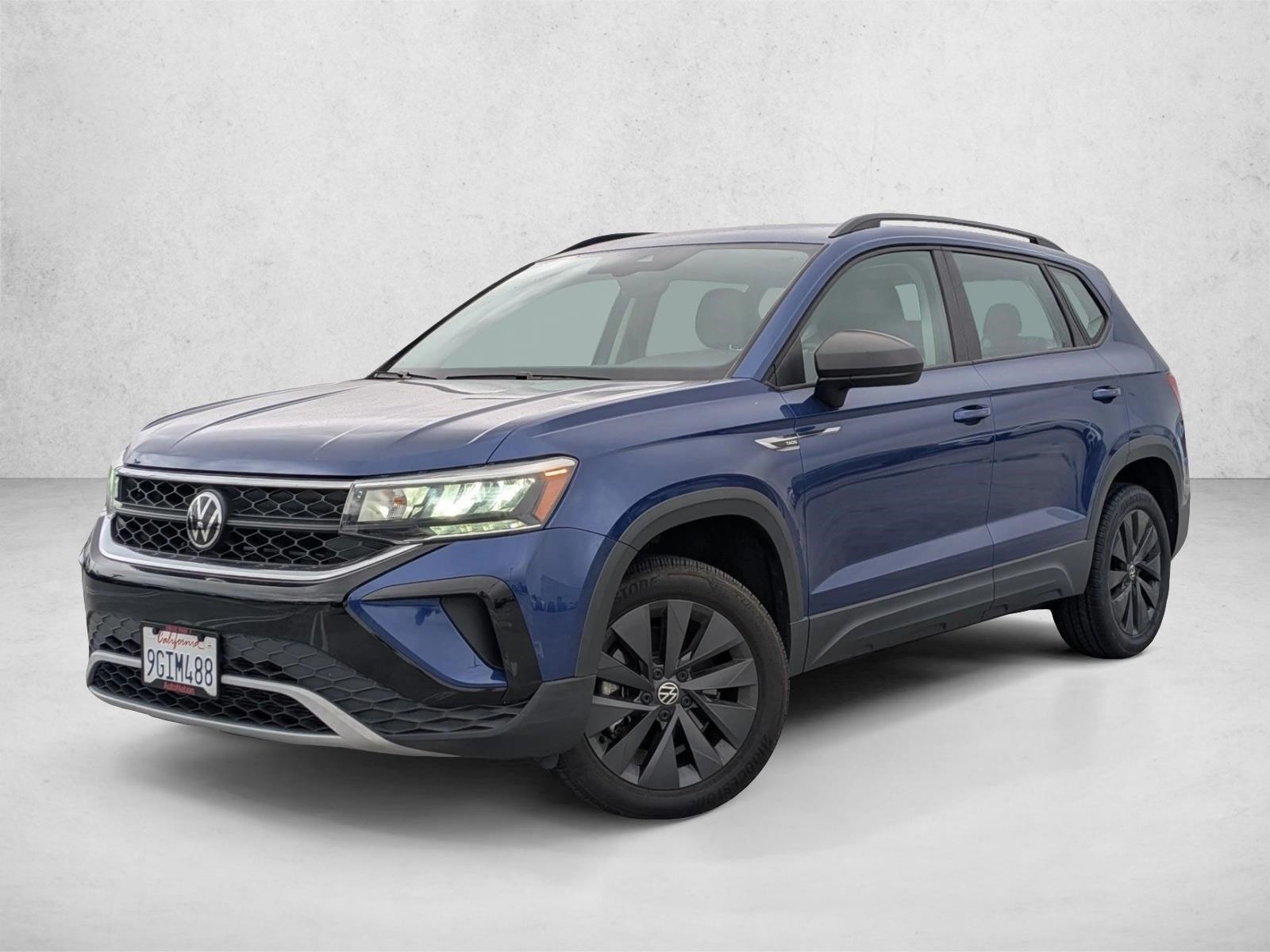 2023 Volkswagen Taos S's photo