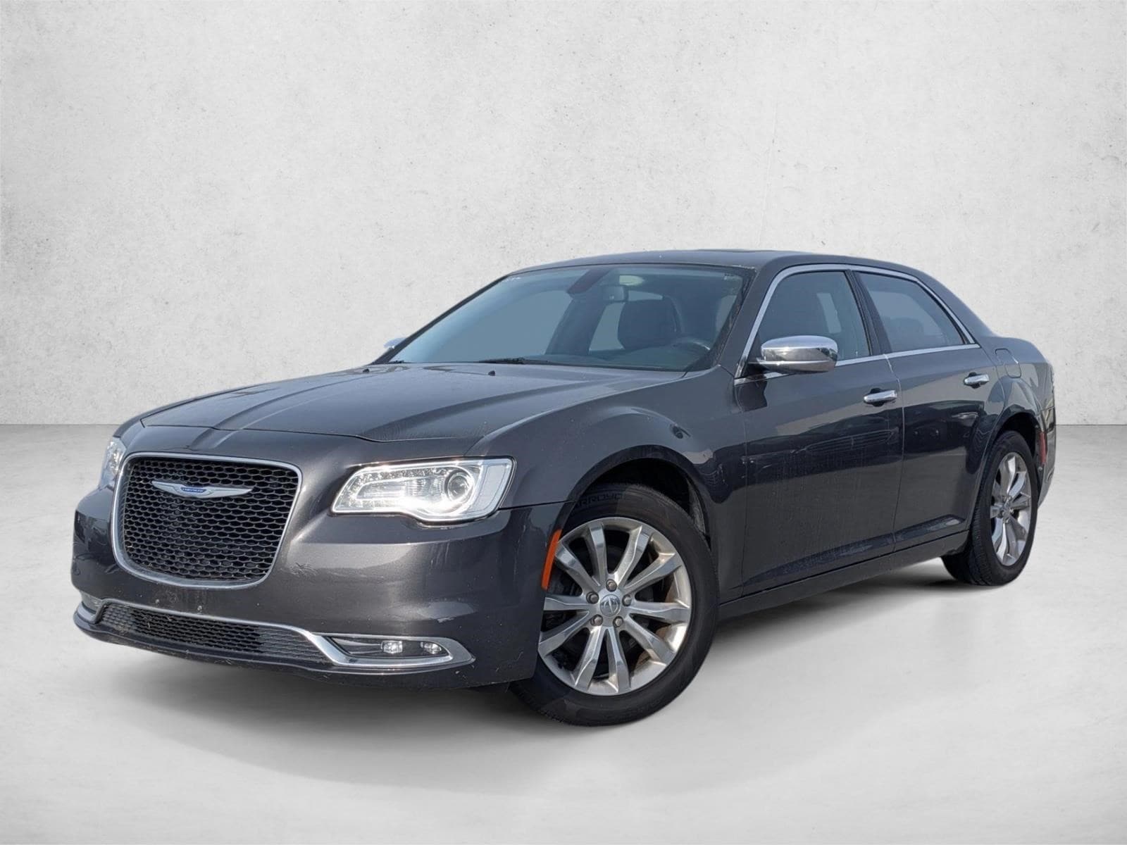2020 Chrysler 300 Limited's photo
