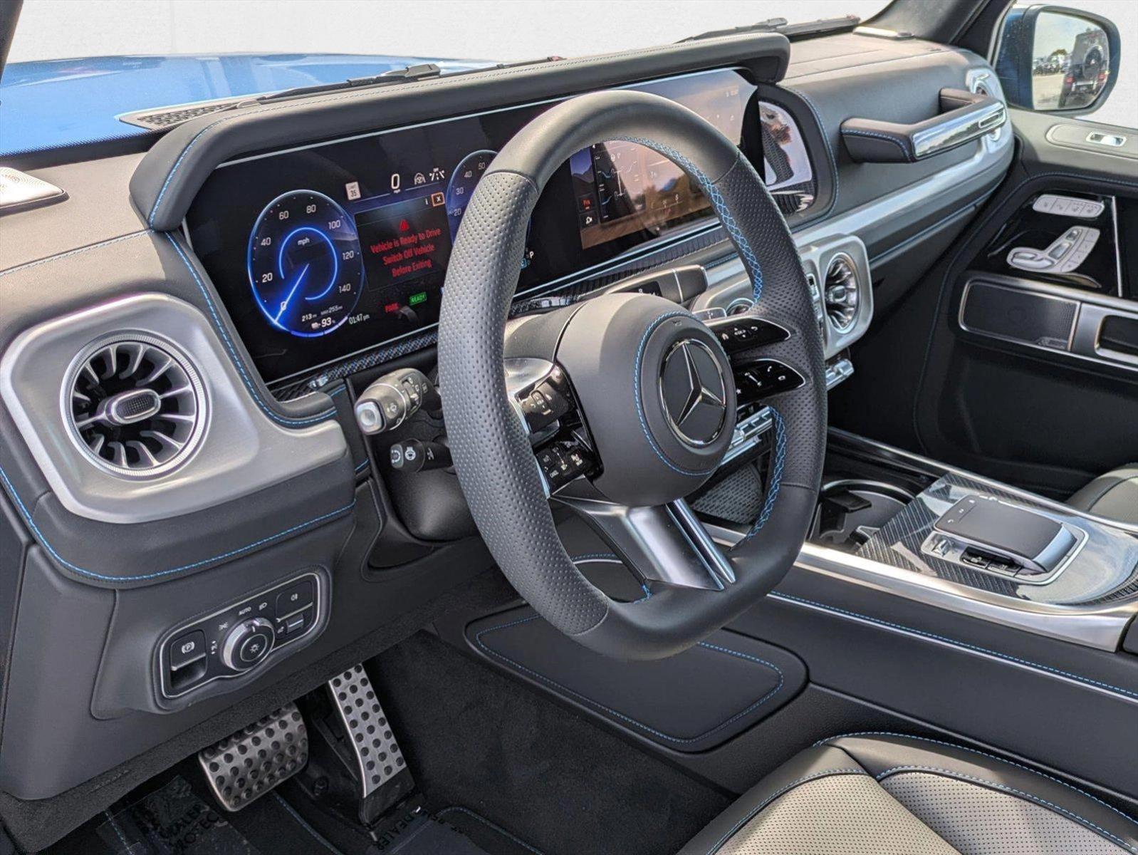 2025 Mercedes Benz G photo 3