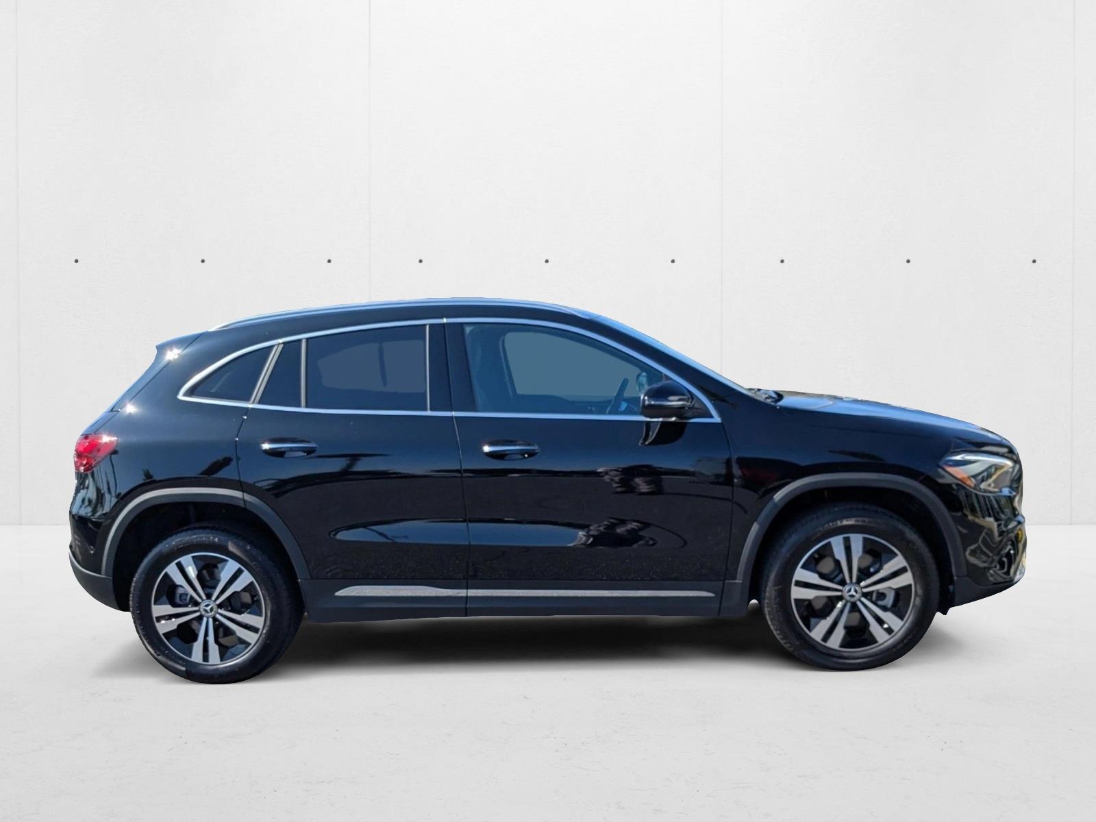 2025 Mercedes Benz GLA 250 photo 2