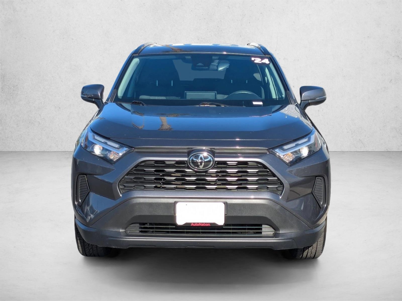 2024 Toyota RAV4 XLE photo 2