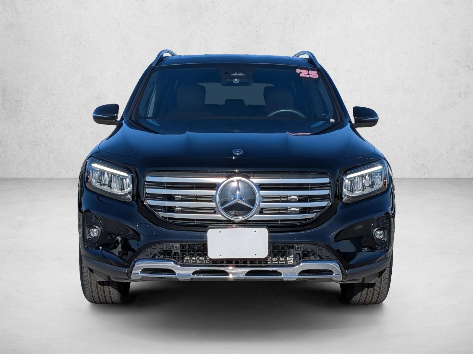 2025 Mercedes Benz GLB 250 photo 2