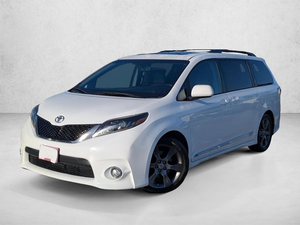 Used 2016 Toyota Sienna SE 8 Passenger Van