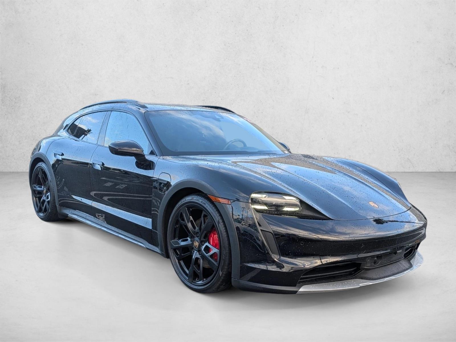 2022 Porsche Taycan 4S Cross Turismo photo 3