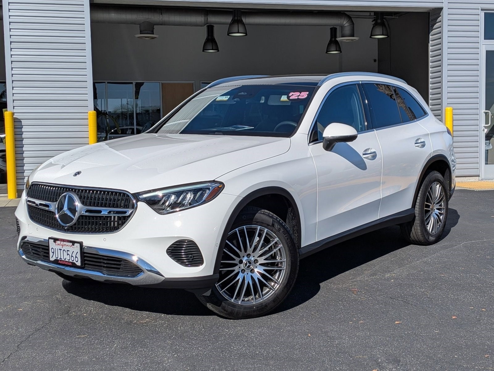 2025 Mercedes-Benz GLC Base's photo