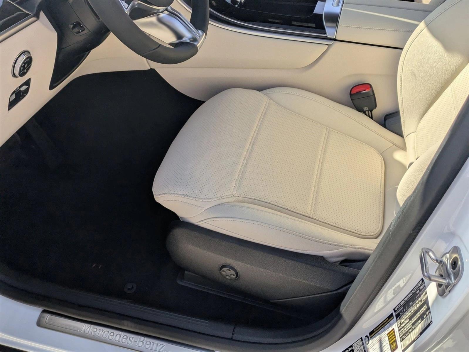 2026 Mercedes Benz GLC 300 photo 4