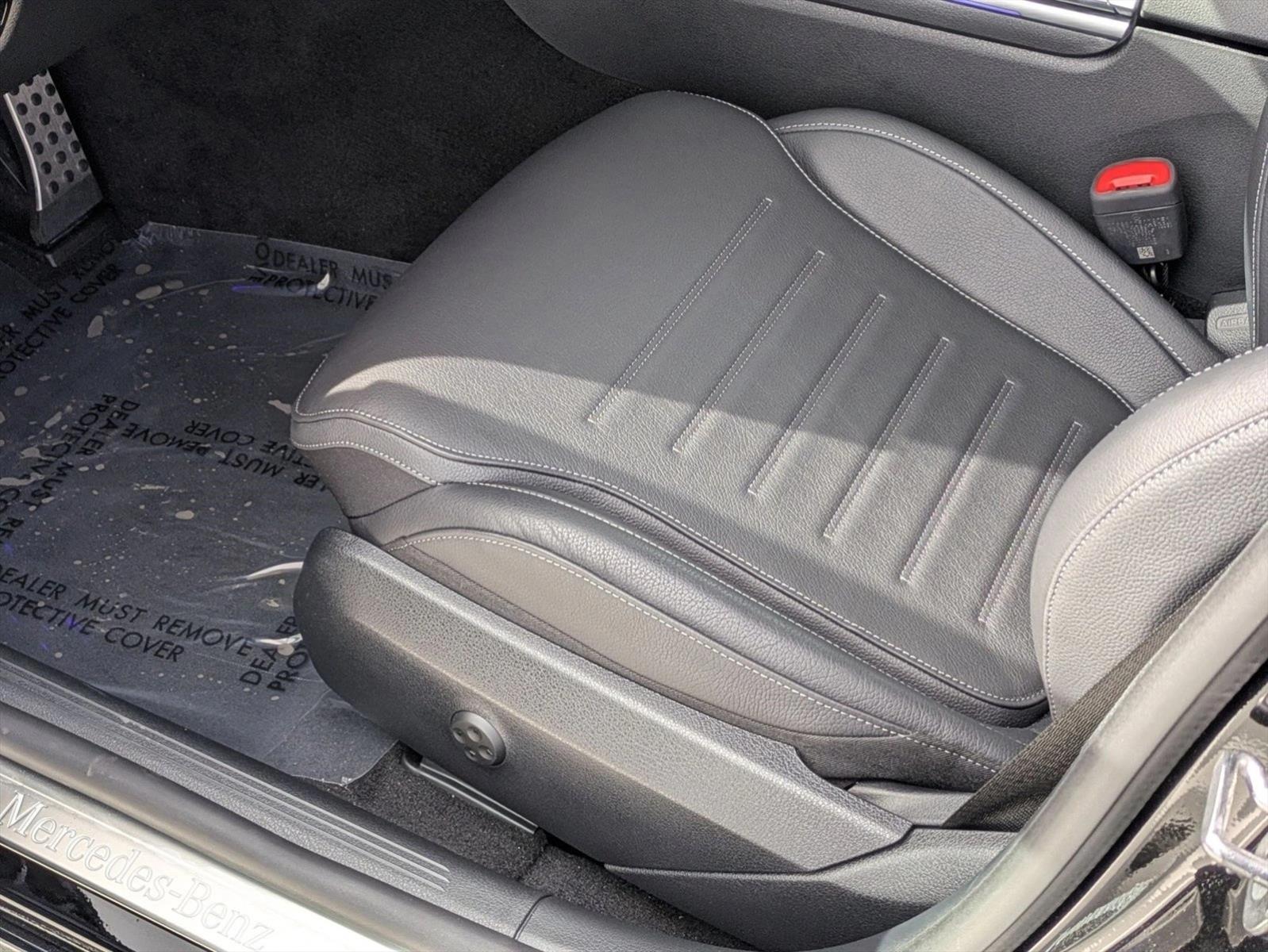 2025 Mercedes Benz C 300 4MATIC Sedan photo 4