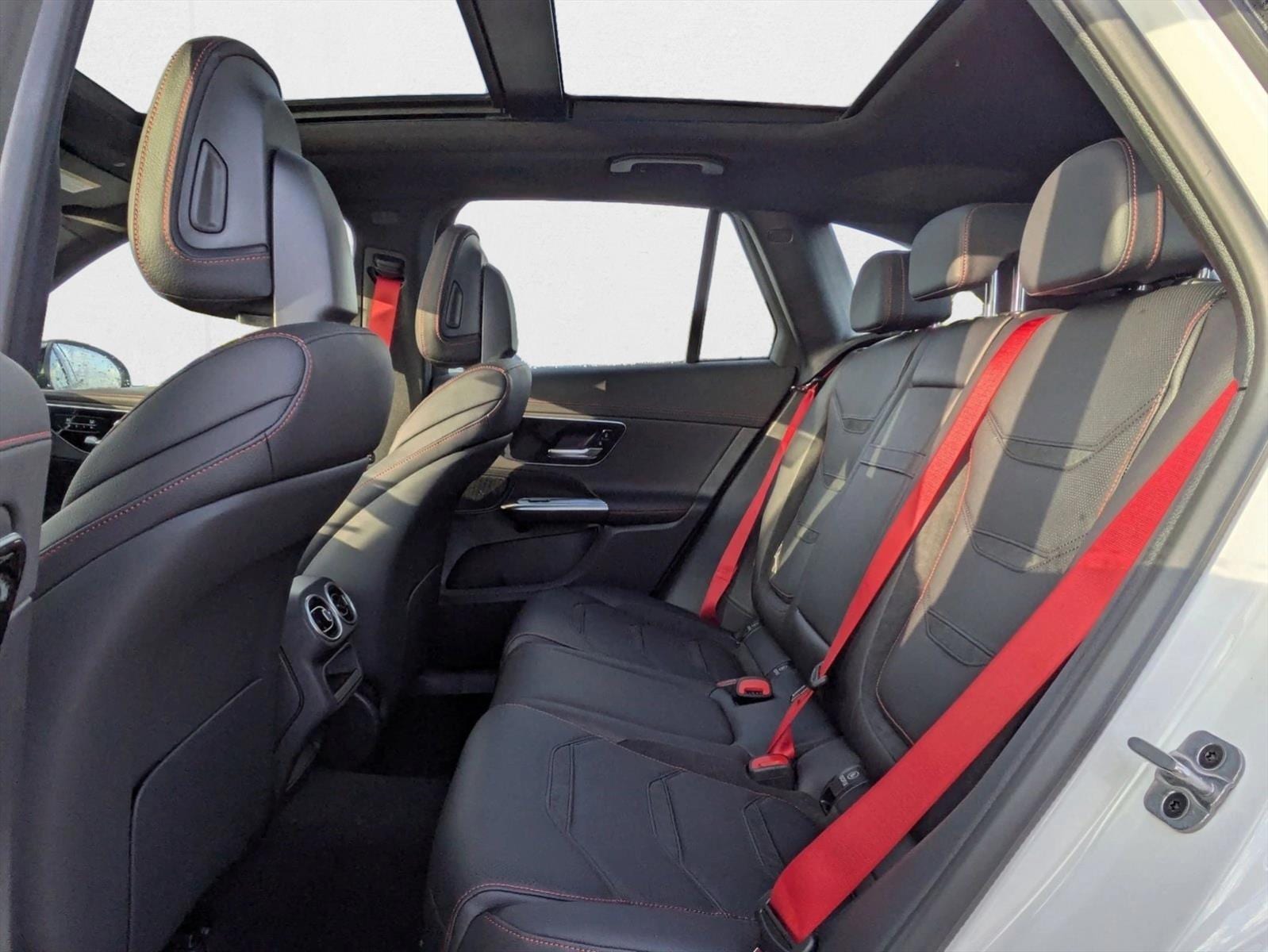 2026 Mercedes-Benz GLC AMG GLC43 - Photo 17