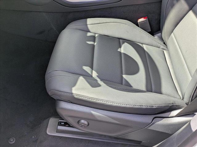2025 Mercedes Benz GLE 350 4MATIC photo 4