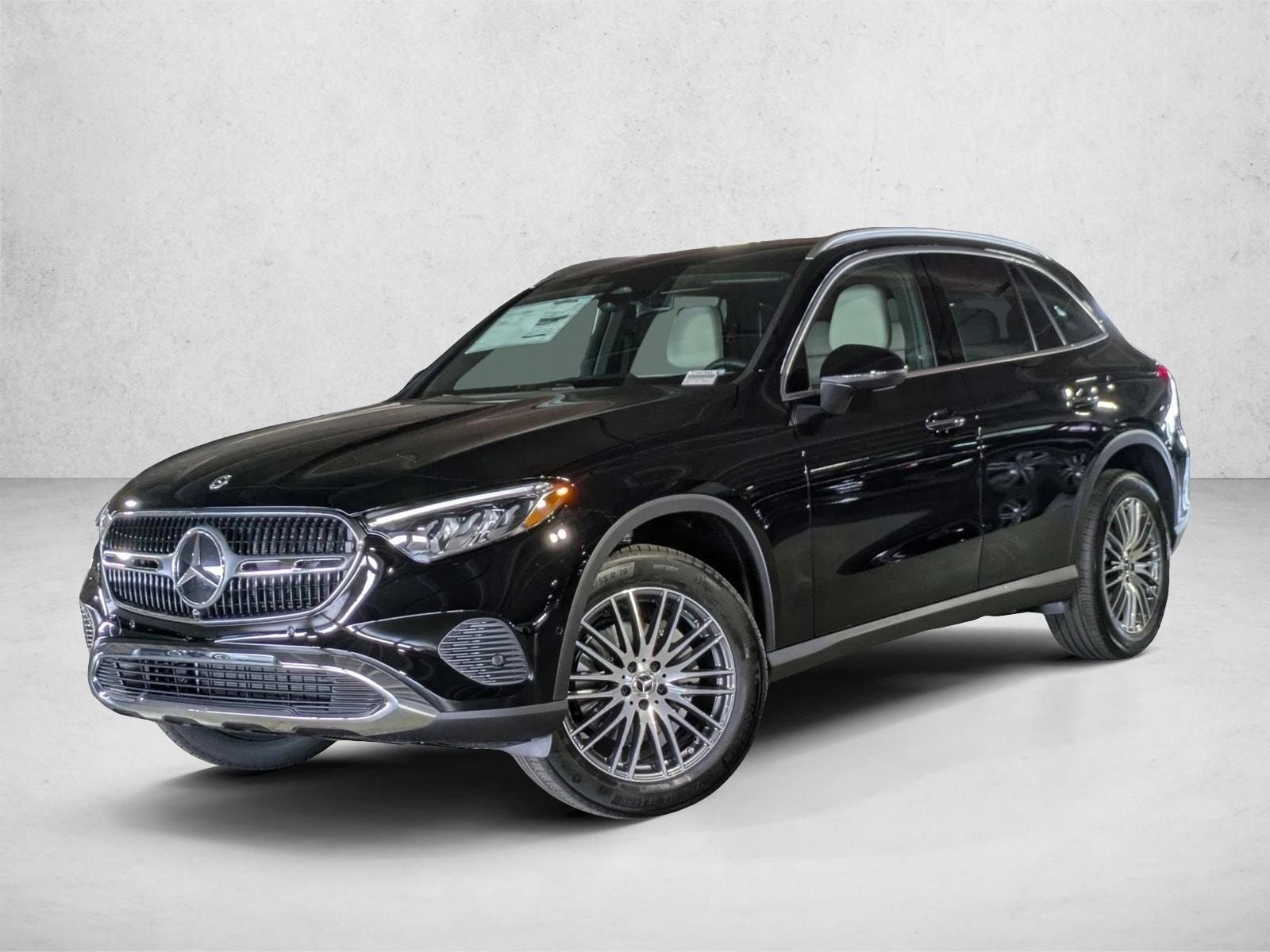 2026 Mercedes-Benz GLC Base's photo