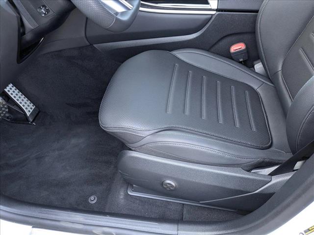 2025 Mercedes Benz GLC 350e AMG photo 4