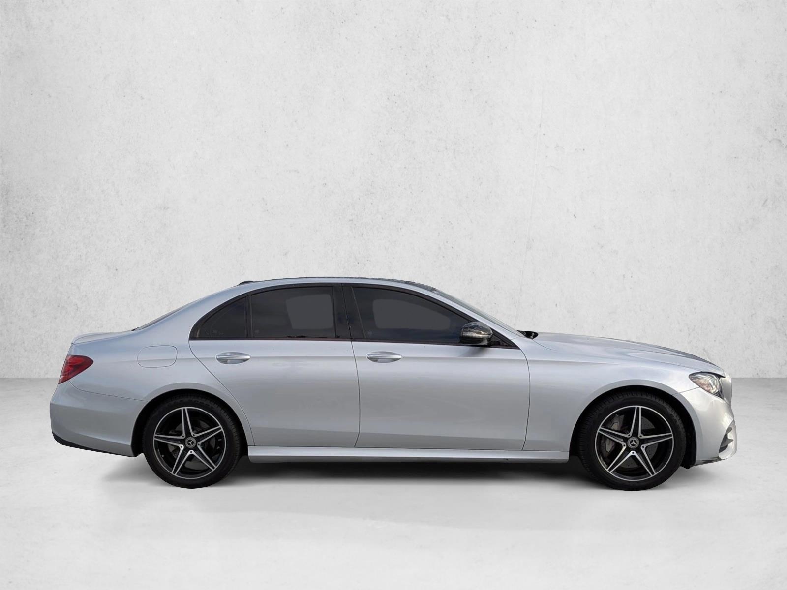 2019 Mercedes Benz E 300 photo 4