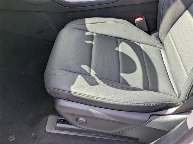2025 Mercedes Benz GLE 350 4MATIC photo 4
