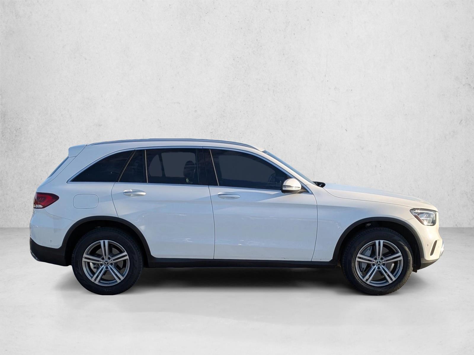 2022 Mercedes Benz GLC 300 photo 4