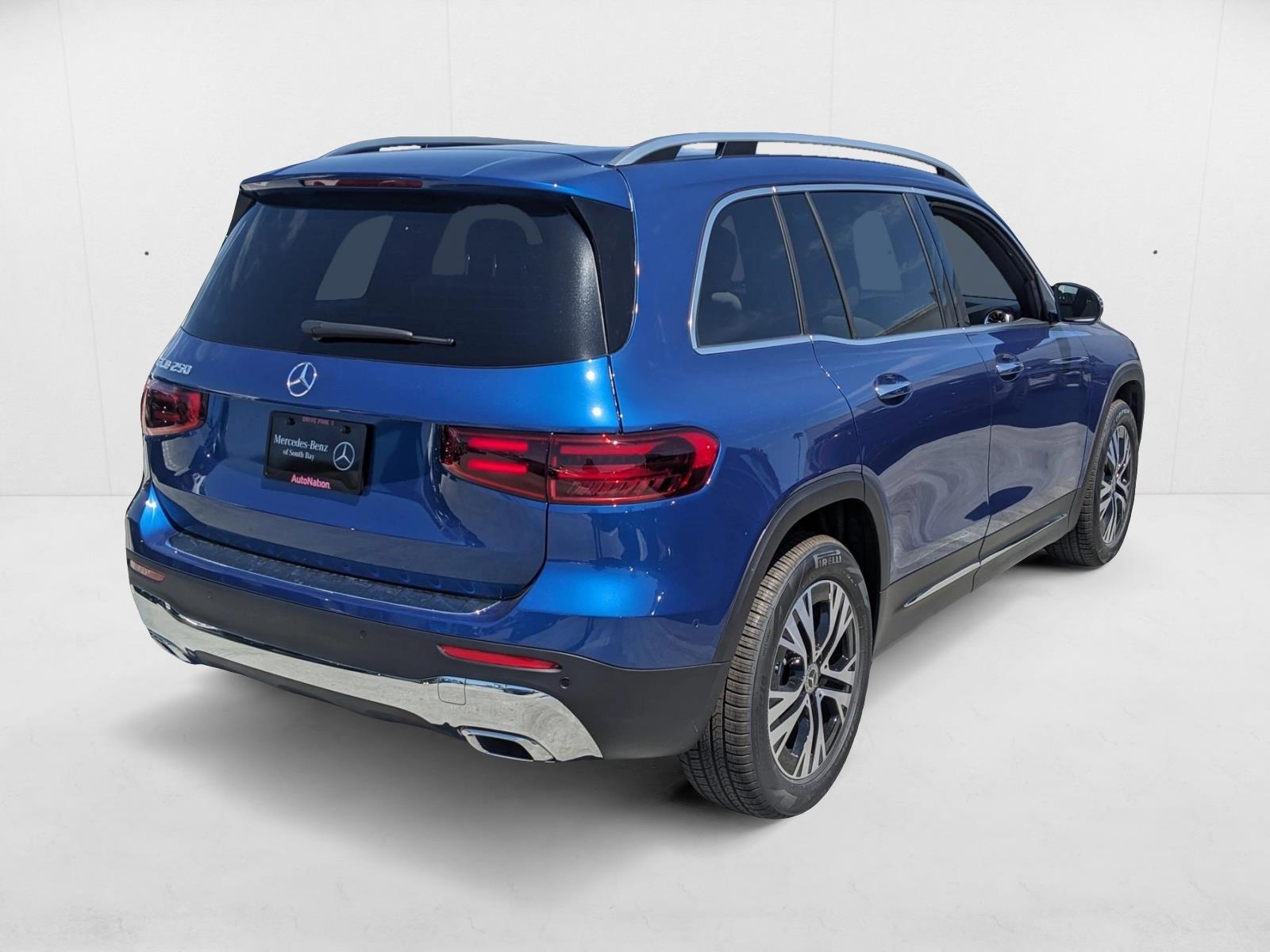 2025 Mercedes Benz GLB 250 photo 2