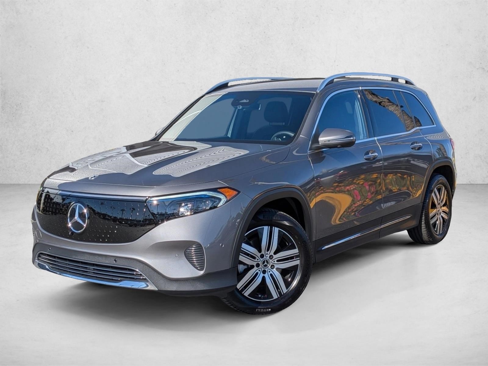 2025 Mercedes-Benz EQB Base's photo