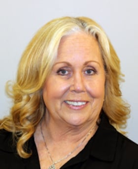 Staff member Linda Simpson from ID_496241a09b6c