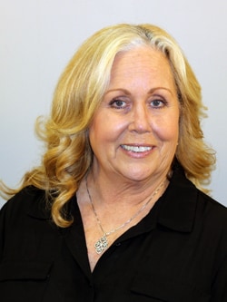 Staff member Linda Simpson from ID_496241a09b6c