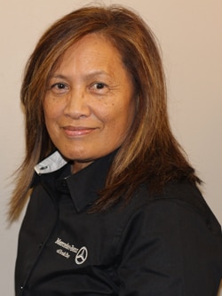 Staff member Linda Framel from ID_e56c2eb57299