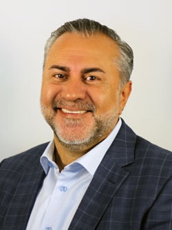 Staff member Mark Akbar from ID_e4078f3ae6e5