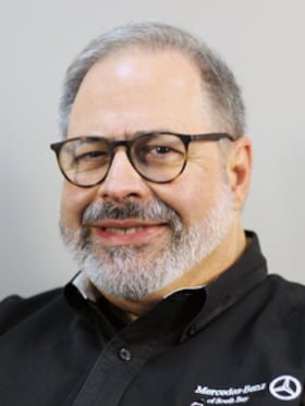 Staff member Frank Perri from ID_e56c2eb57299