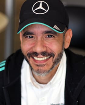 Staff member Robert Garcia from ID_e56c2eb57299