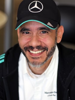 Staff member Robert Garcia from ID_e56c2eb57299