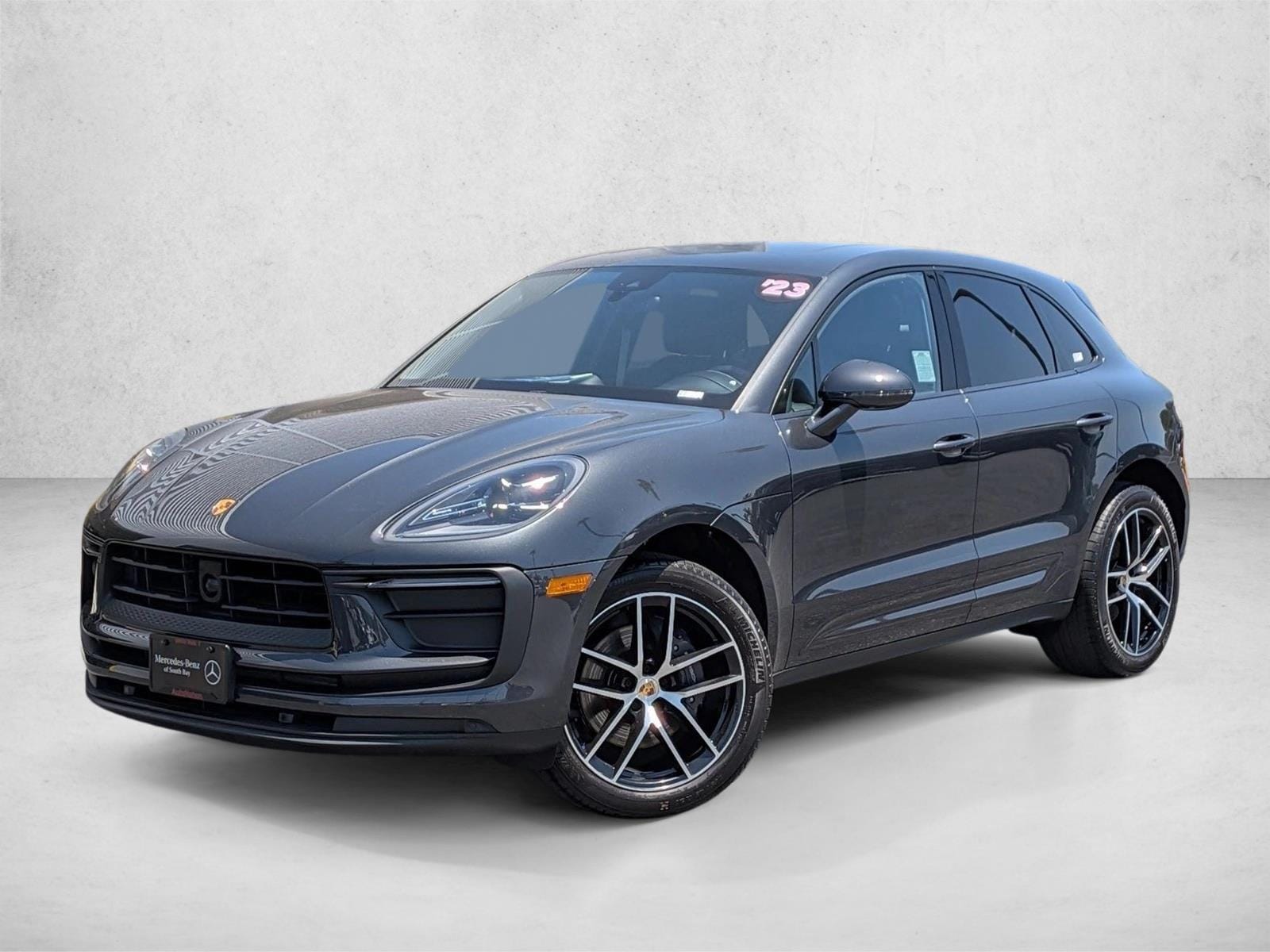 2023 Porsche Macan -'s photo