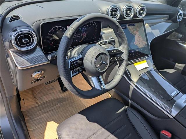 2025 Mercedes Benz GLC 300 photo 3