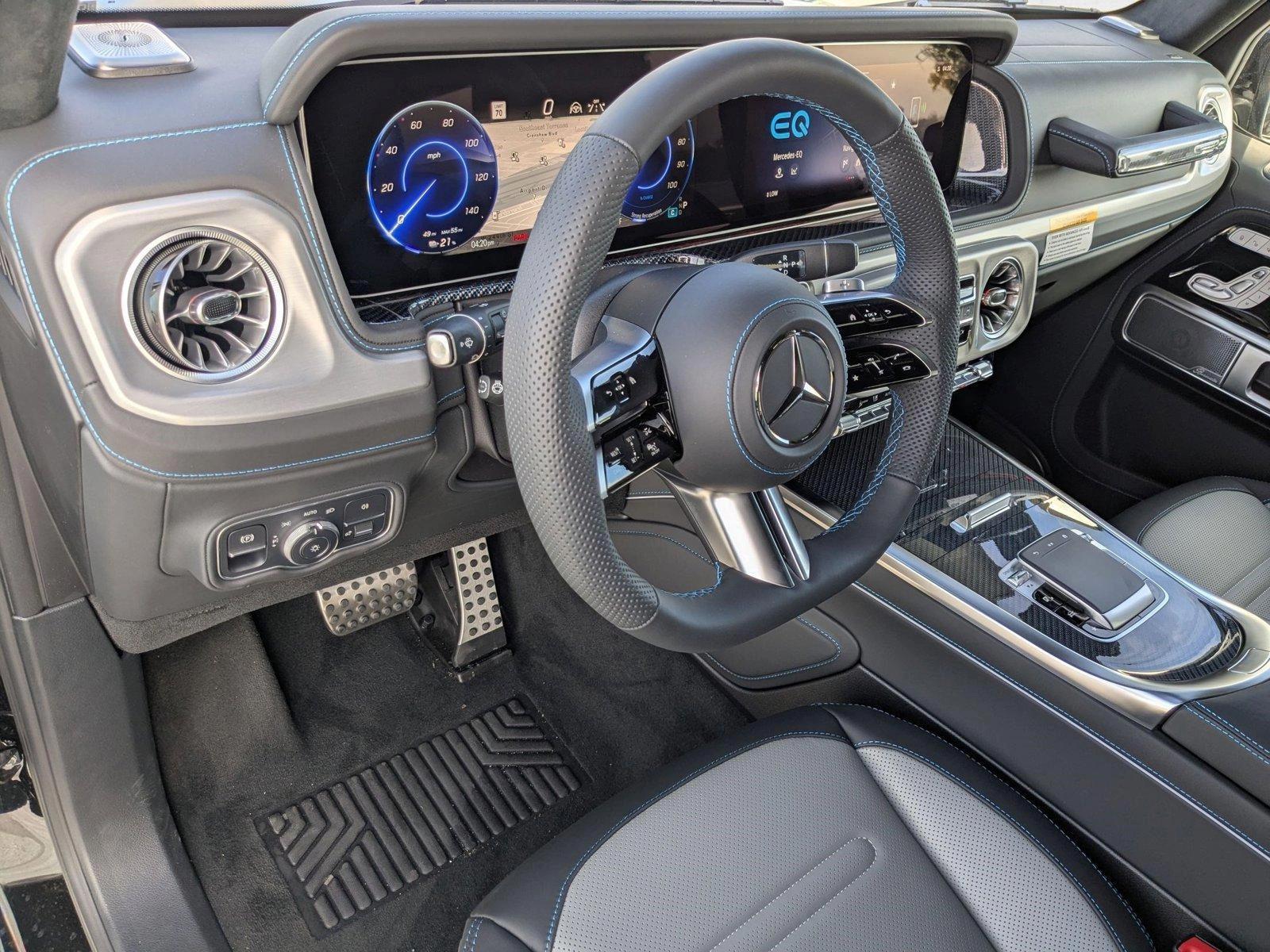 2025 Mercedes Benz G photo 3