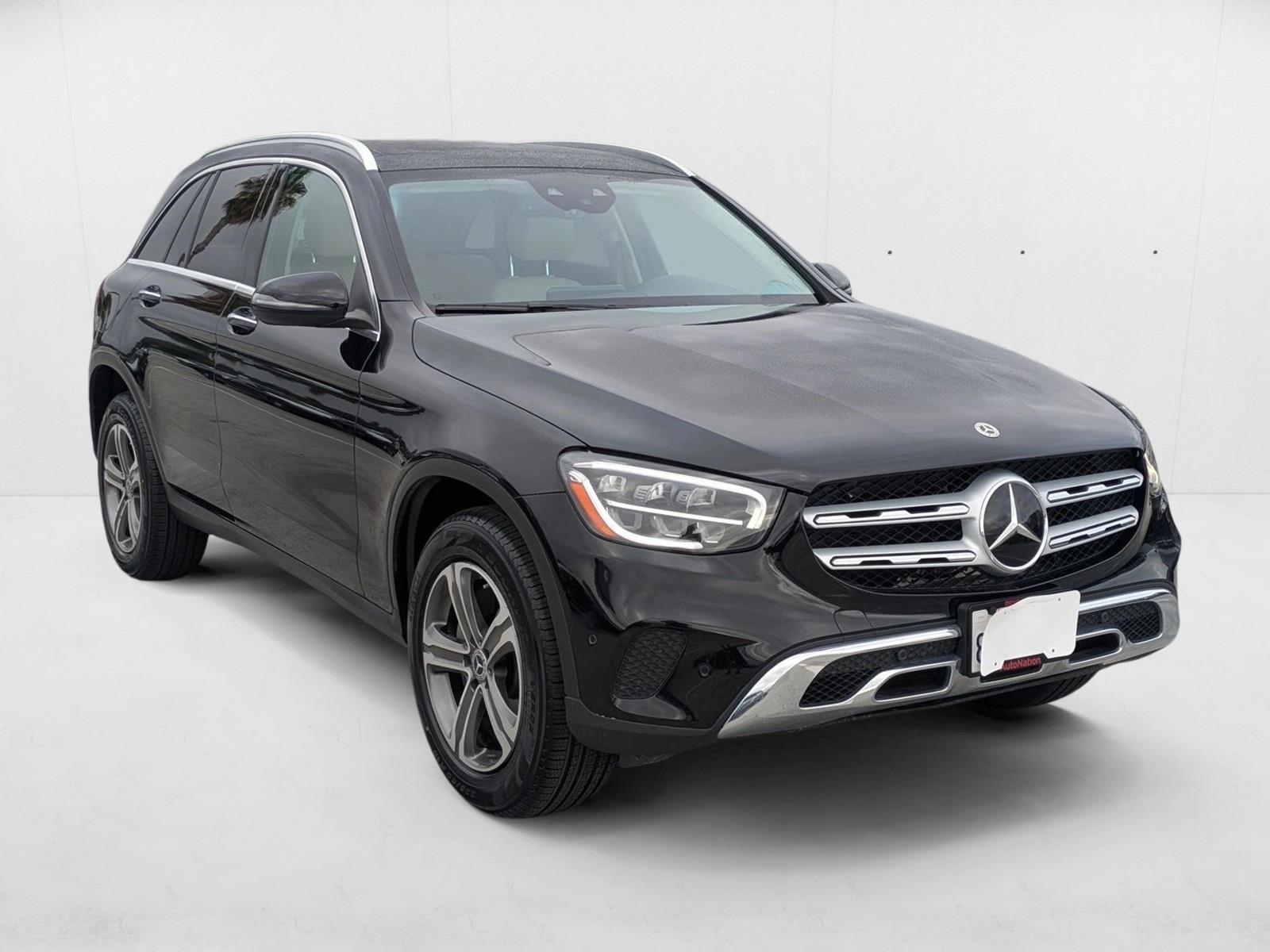 2022 Mercedes Benz GLC 300 photo 2
