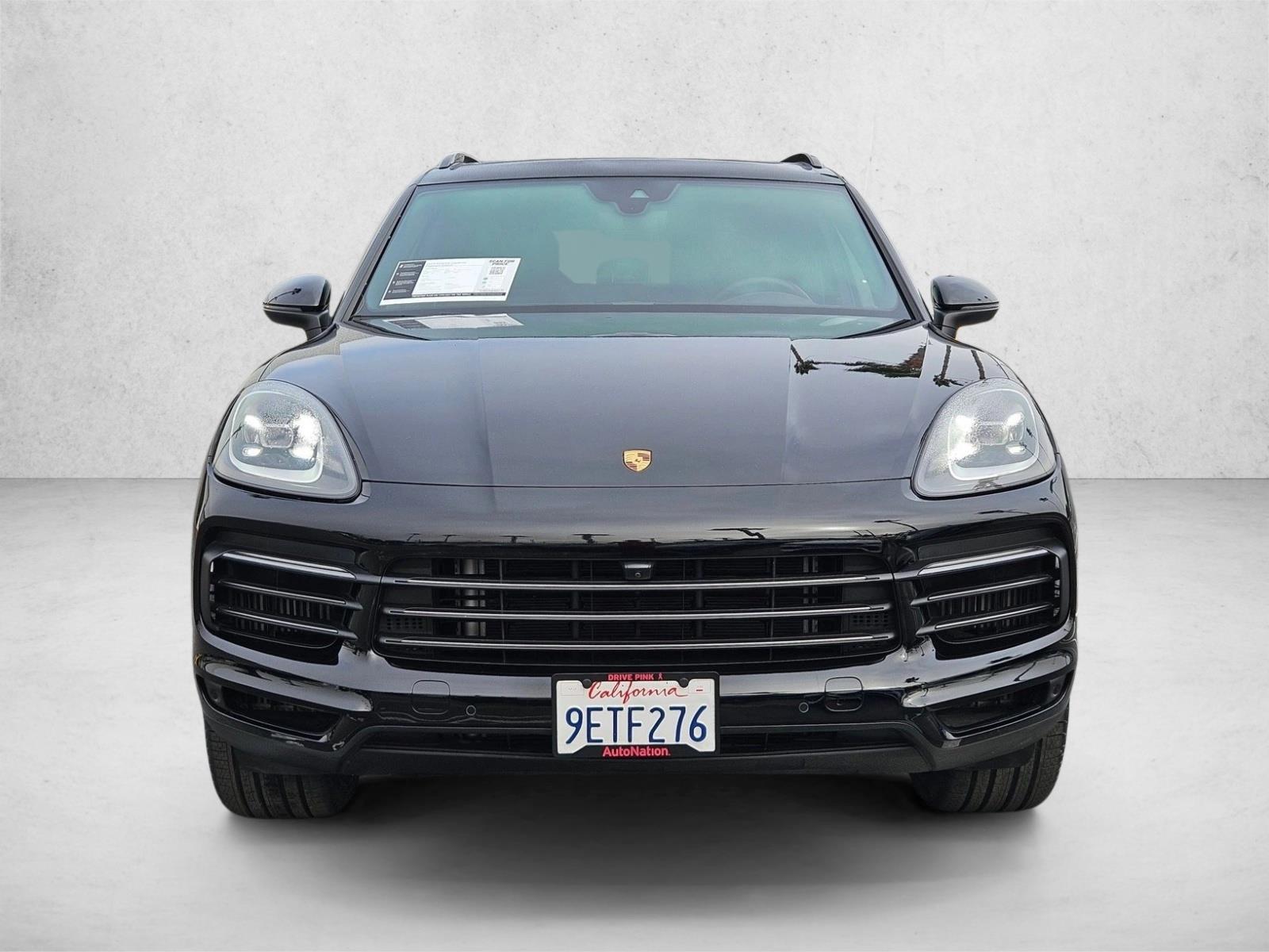 2023 Porsche Cayenne Platinum Edition photo 2
