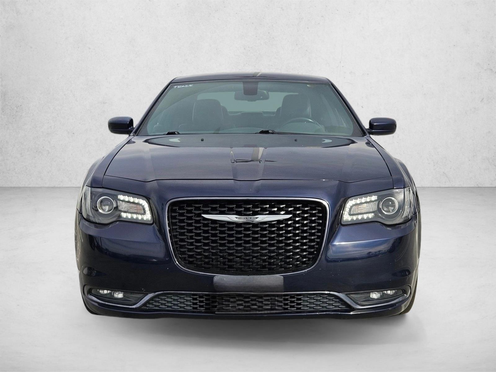 2016 Chrysler 300 S photo 2