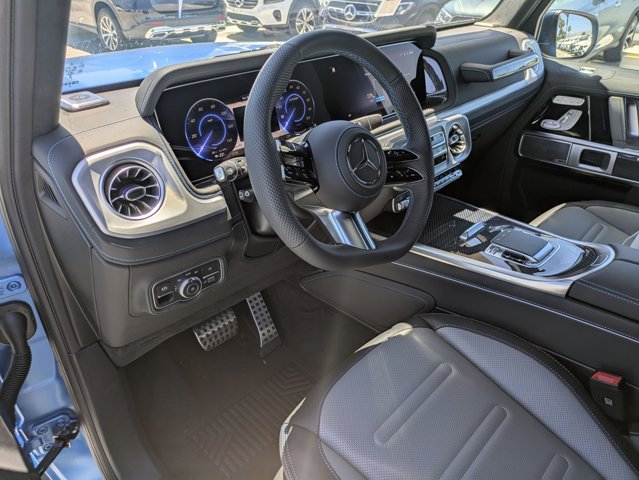 2025 Mercedes Benz G photo 3