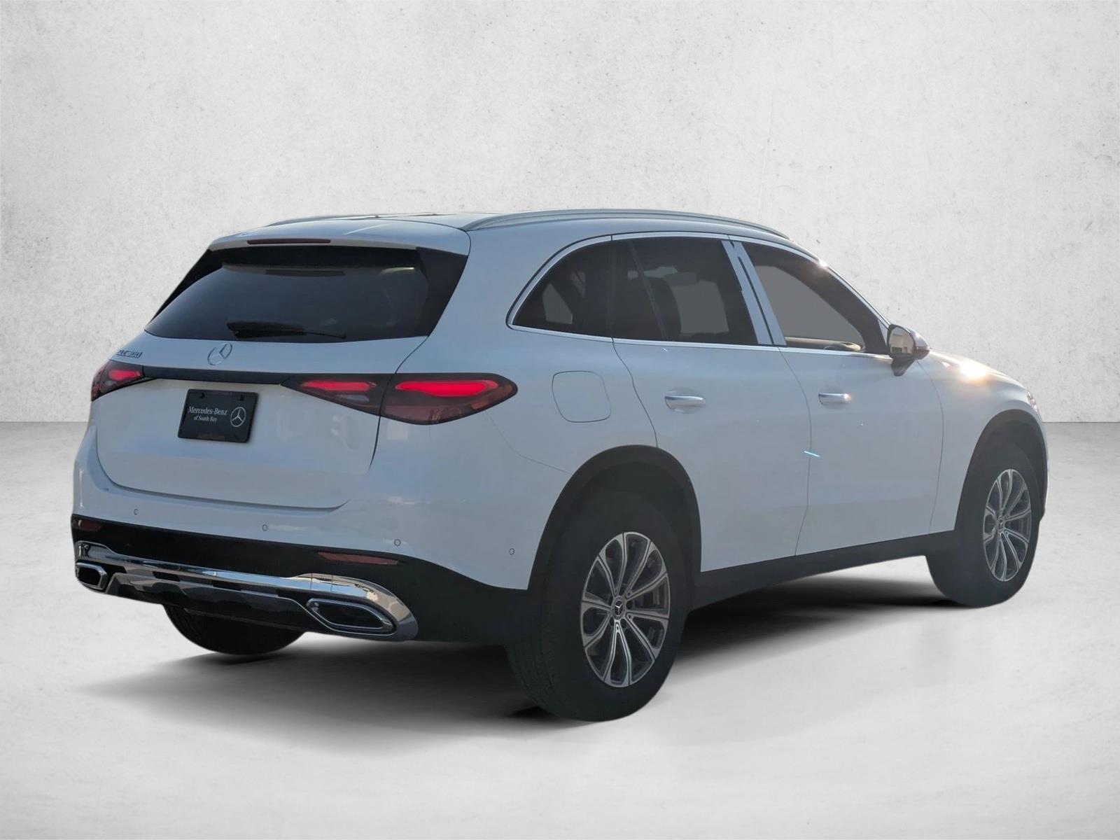 2026 Mercedes Benz GLC 300 photo 2