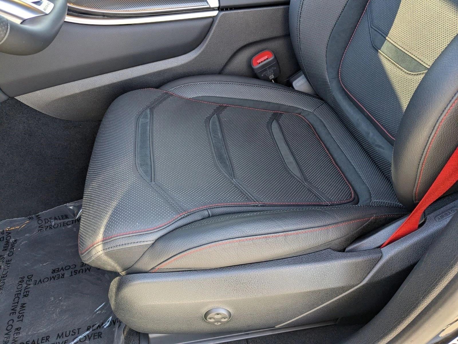 2025 Mercedes-Benz GLC AMG GLC43 - Photo 4